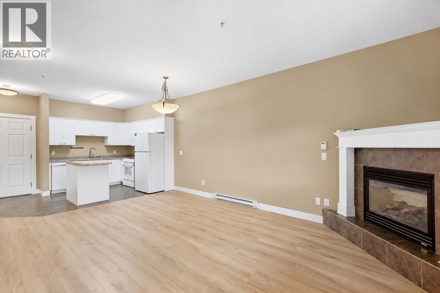302 1125 Bernard Avenue, Kelowna