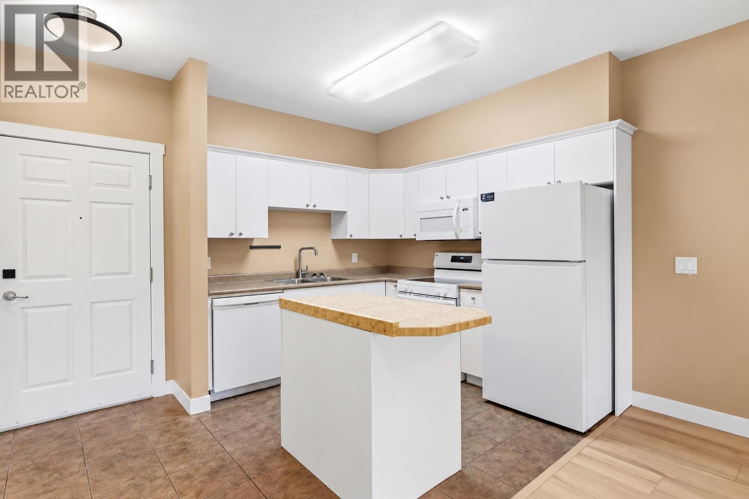 #302 1125 Bernard Avenue - 2