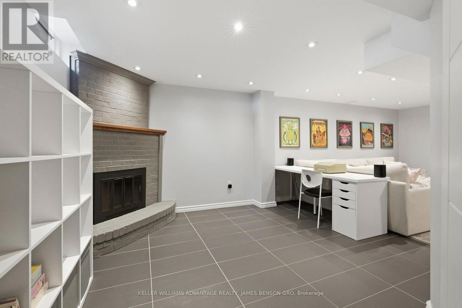 38 WHITE BOULEVARD - Image 32