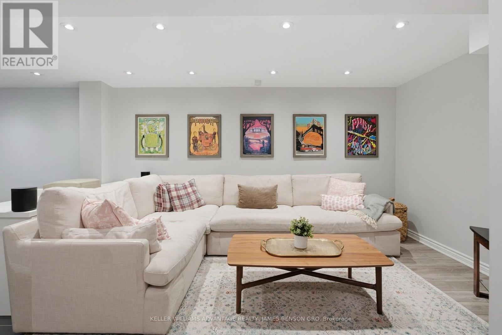 38 WHITE BOULEVARD - Image 36