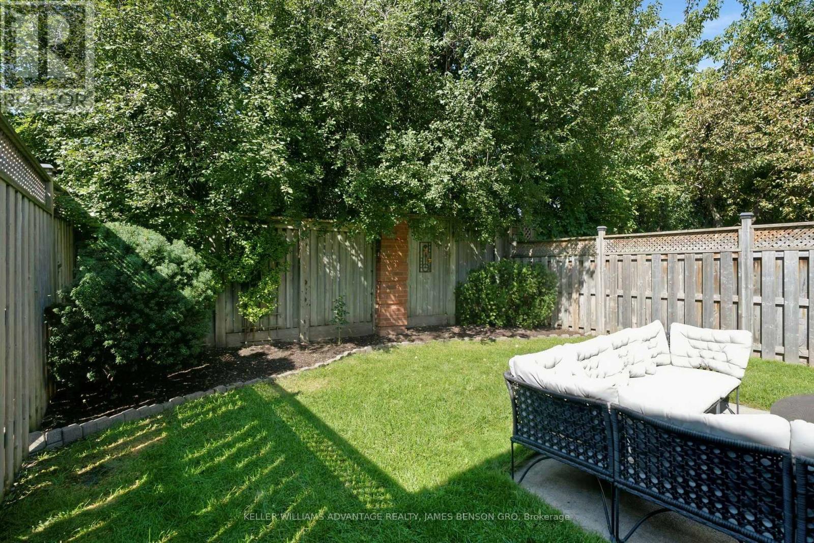38 WHITE BOULEVARD - 42