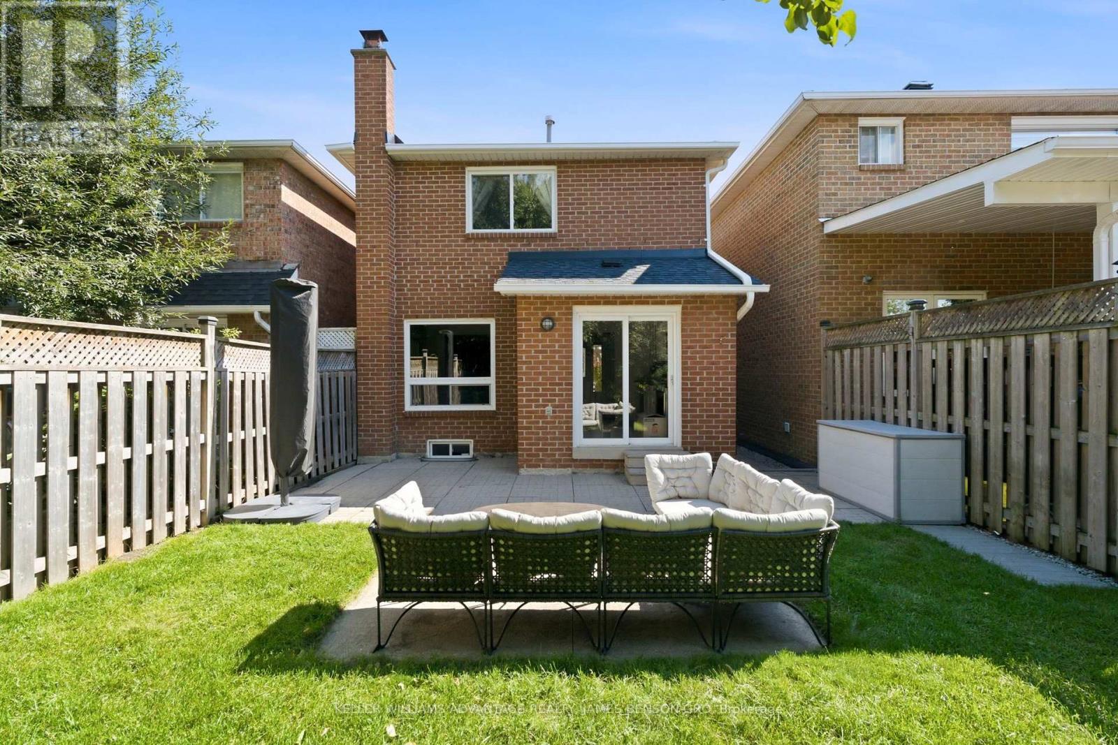 38 WHITE BOULEVARD - 44