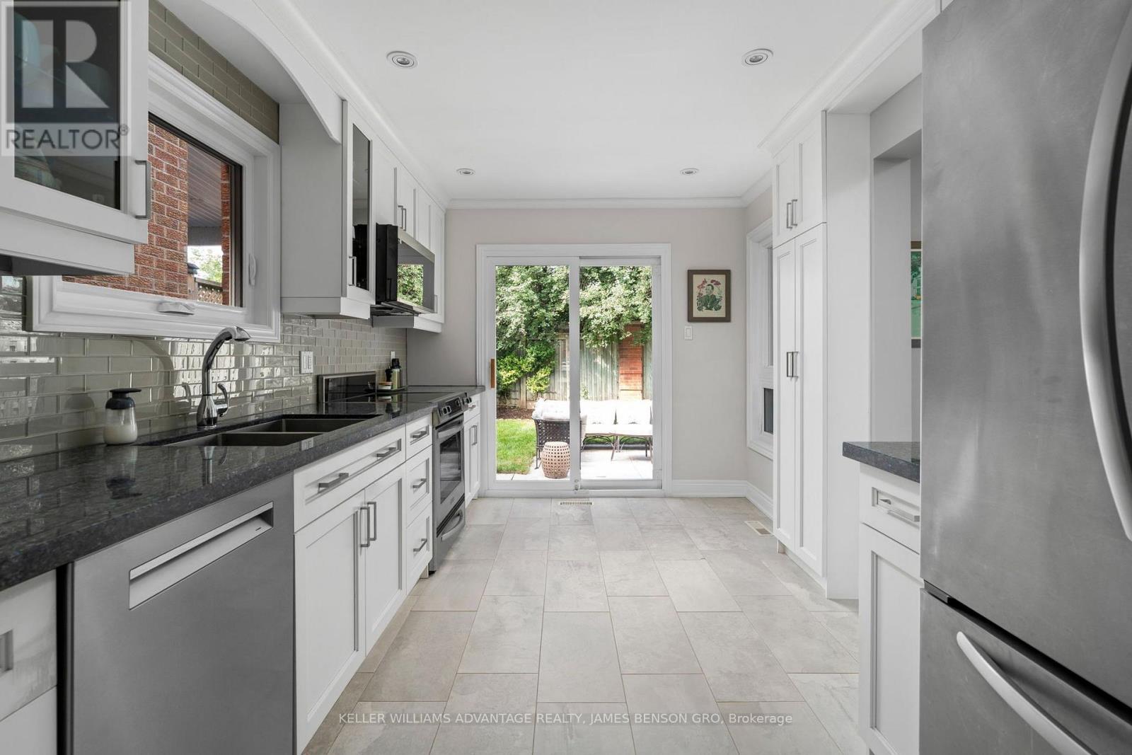 38 WHITE BOULEVARD, Vaughan (Brownridge) — photo 7