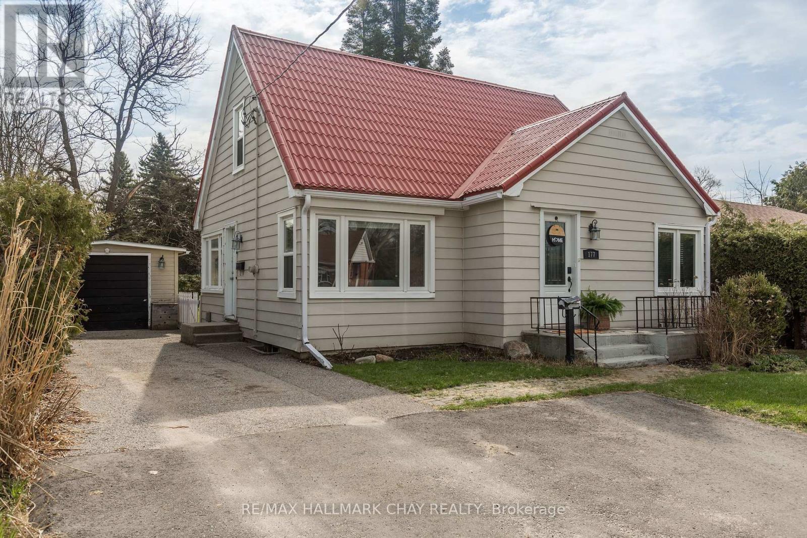177 DUCKWORTH STREET, Barrie (Codrington)