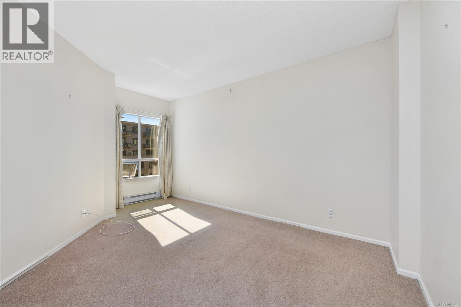 #801 1020 View St - 11