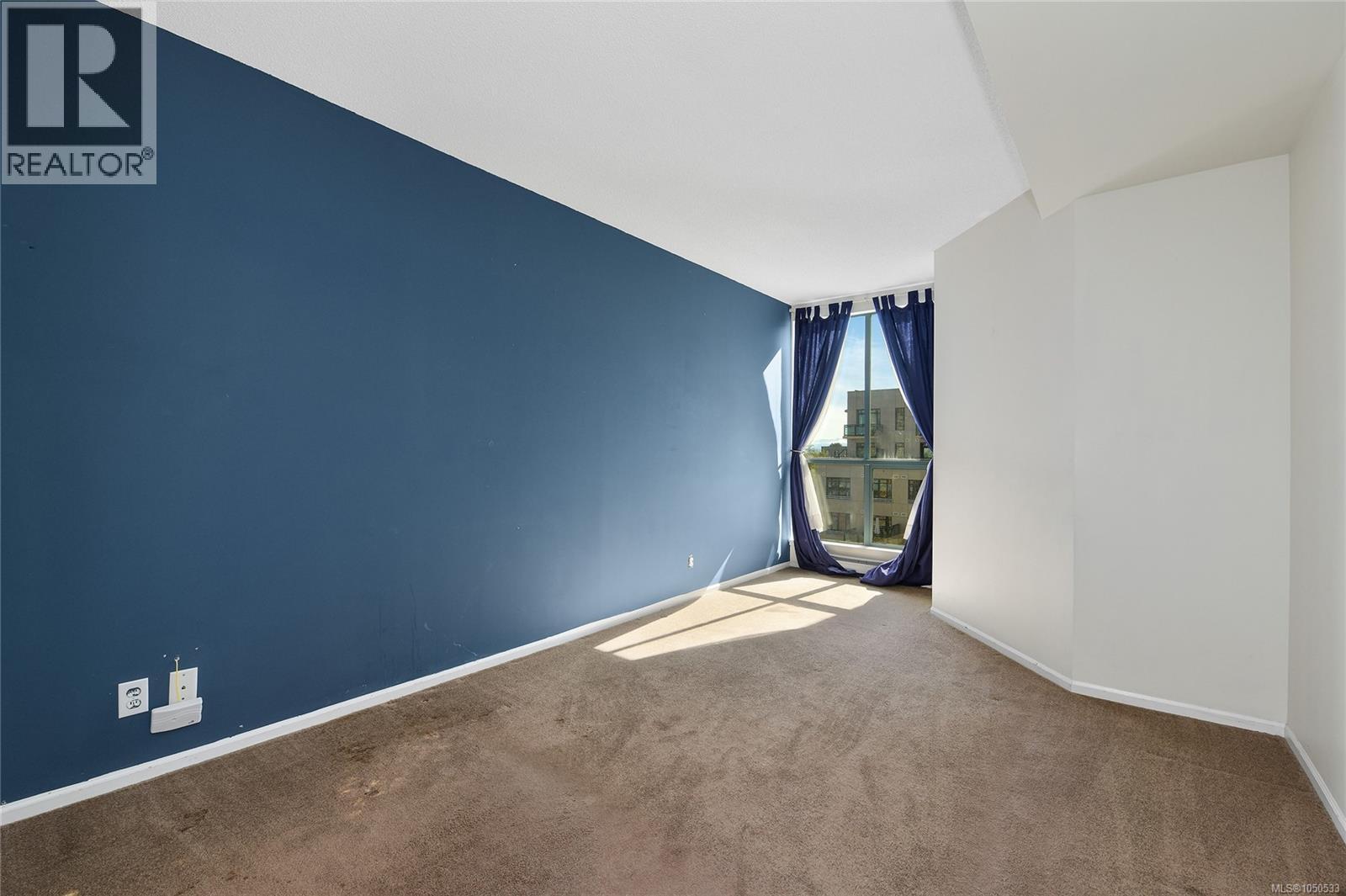 #801 1020 View St - Image 9