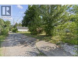 371 Curry, Windsor, ON N9E2B6 Photo 35