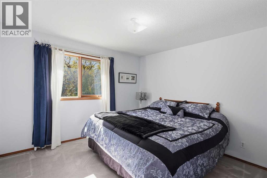 Listing photo – 12 Dickens Lane, Lacombe
