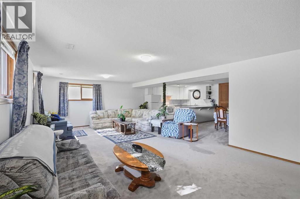 Listing photo – 12 Dickens Lane, Lacombe