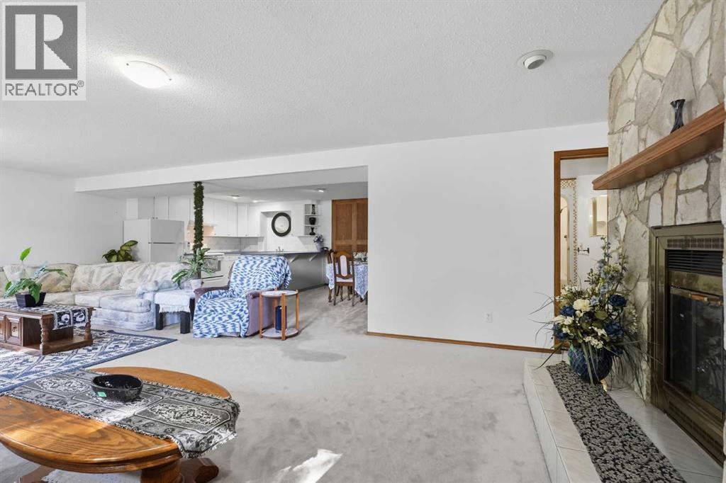 Listing photo – 12 Dickens Lane, Lacombe