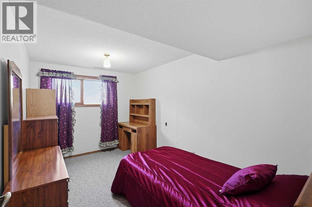 Listing photo – 12 Dickens Lane, Lacombe