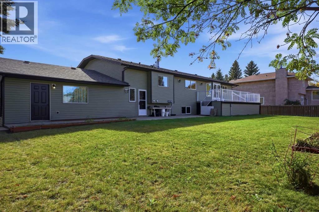 Listing photo – 12 Dickens Lane, Lacombe