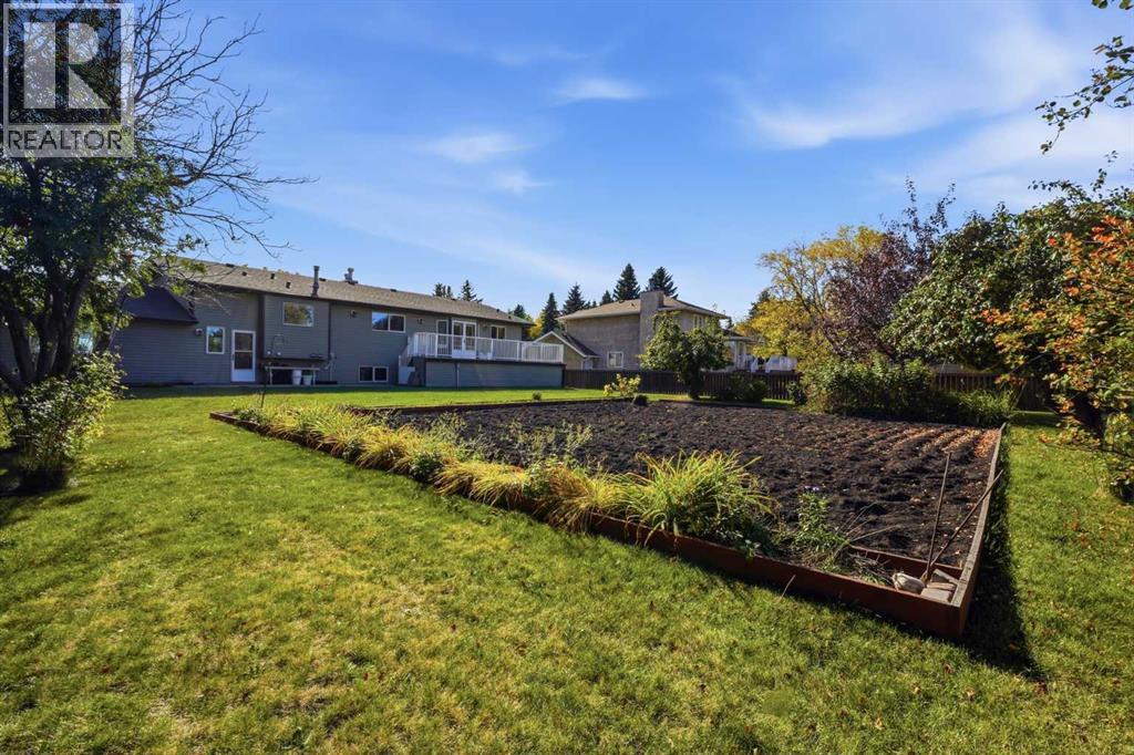 Listing photo – 12 Dickens Lane, Lacombe