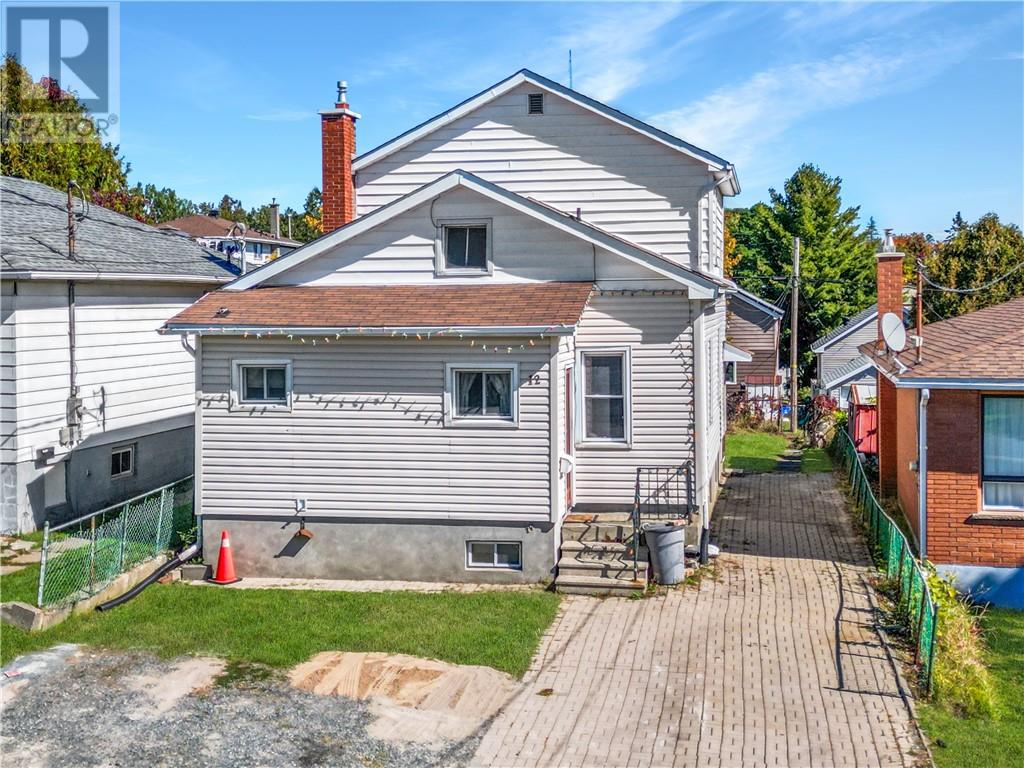 12 Gutcher Ave, Sudbury