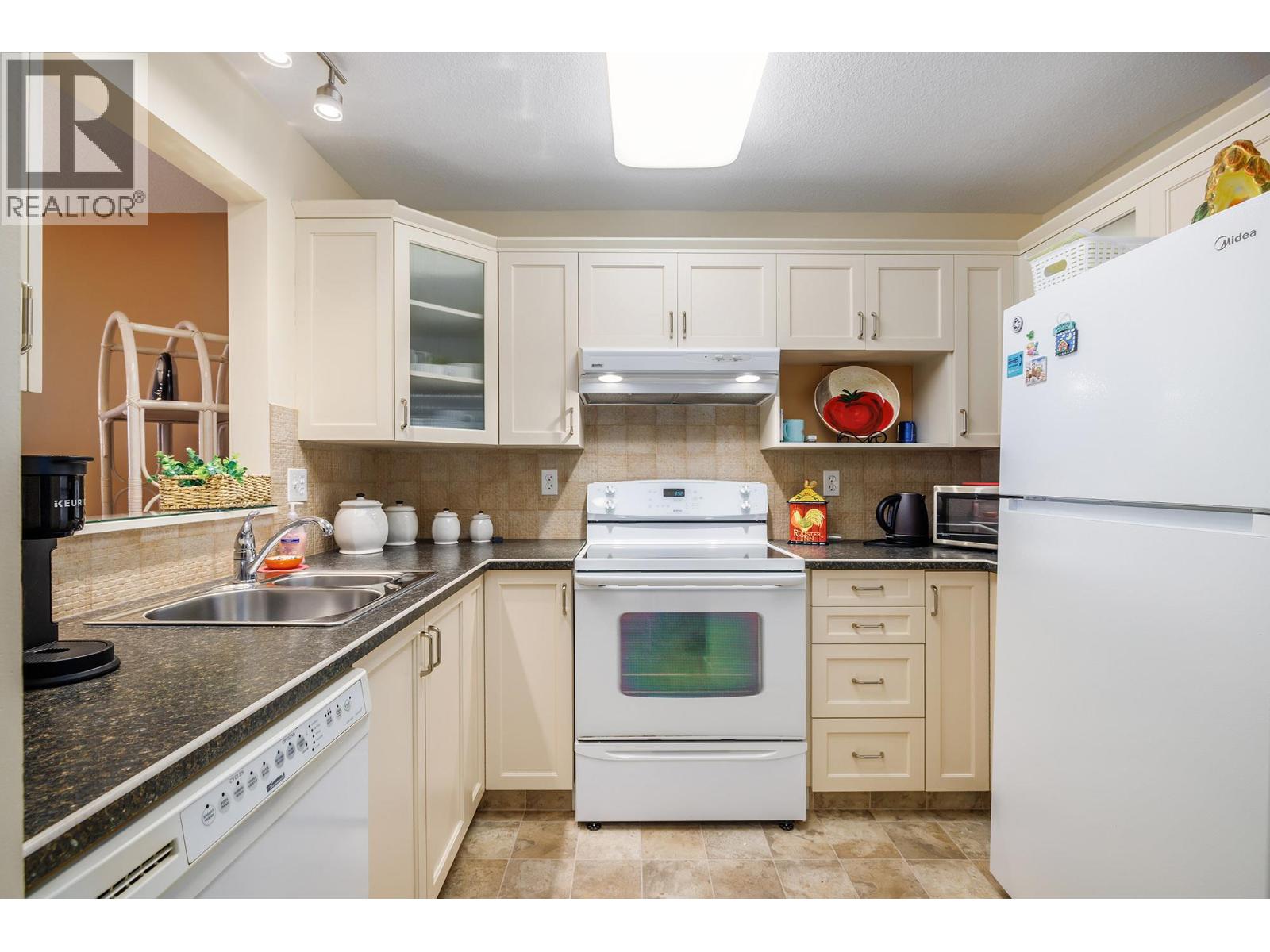 #111 920 Glenwood Avenue - 9