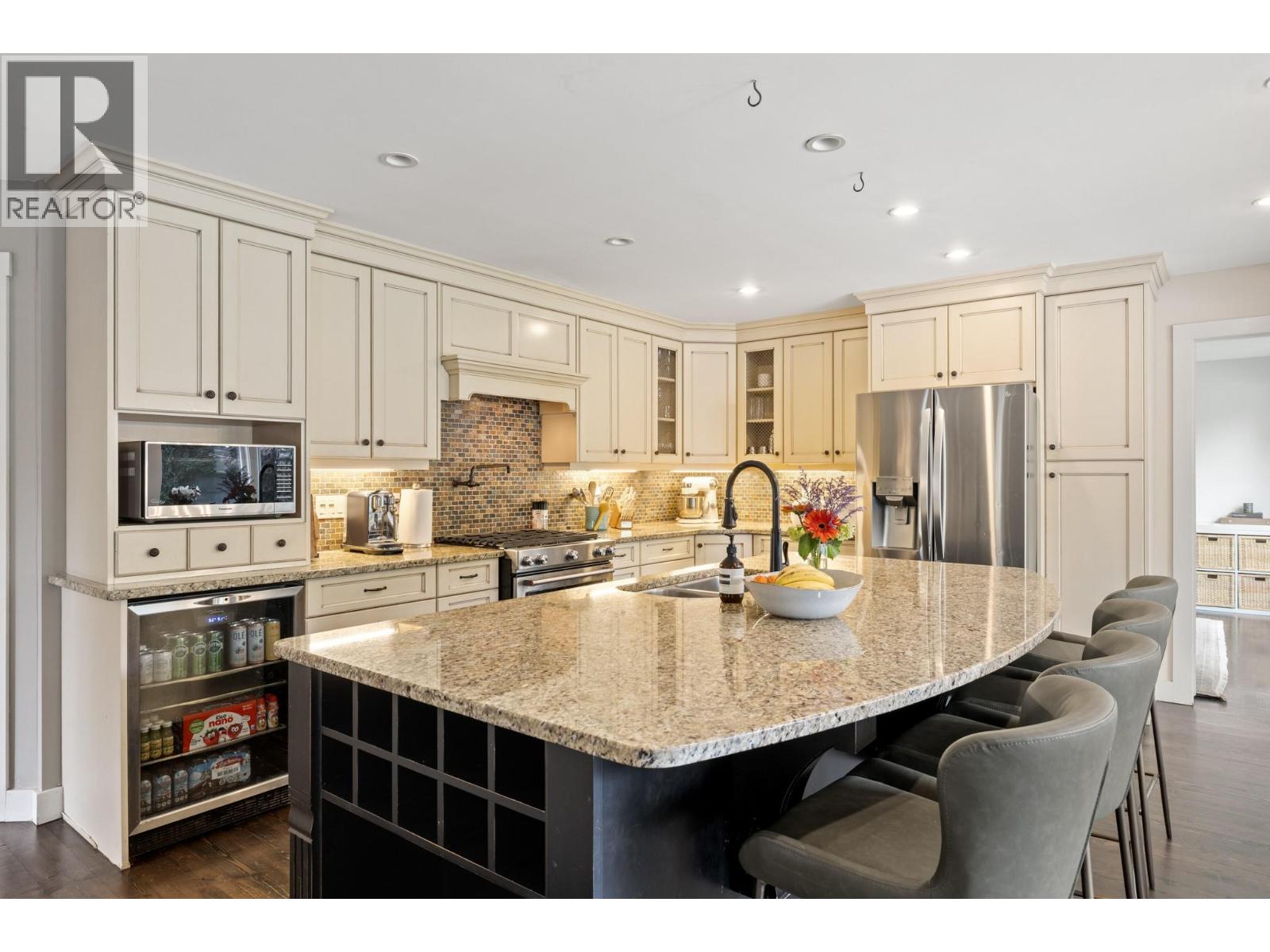 4338 Dunvegan Court, Kelowna