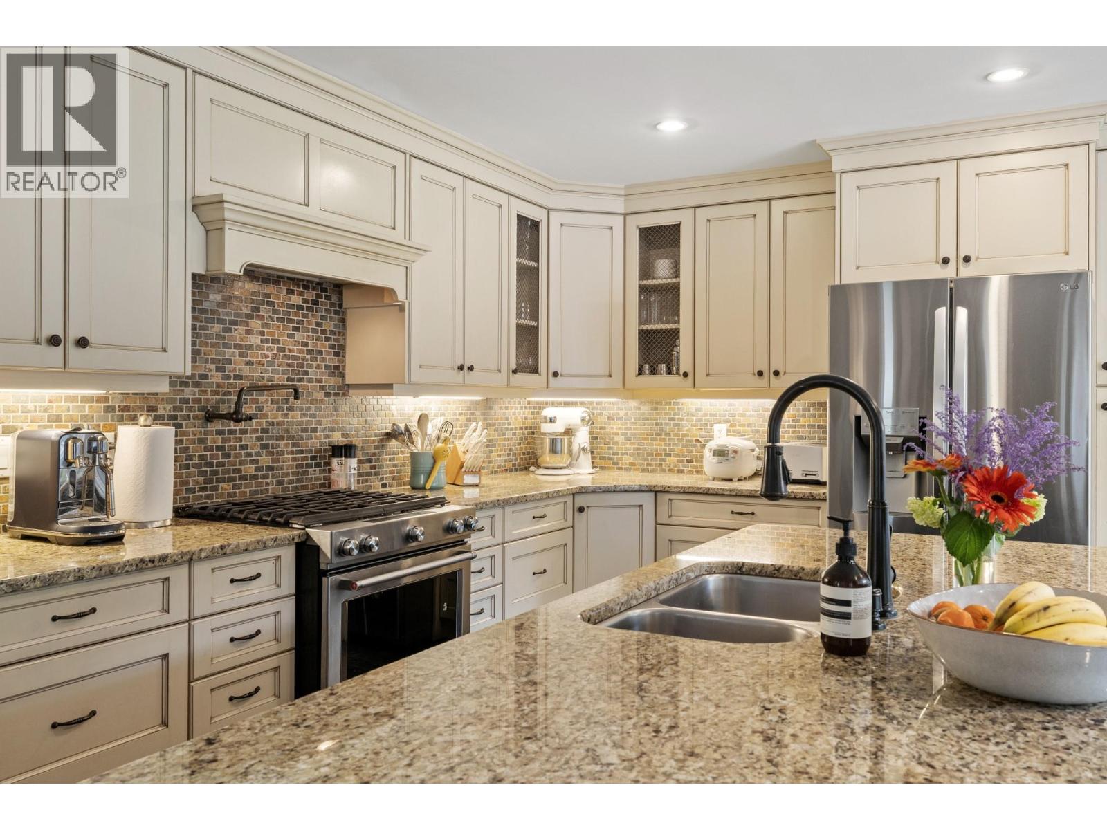 4338 Dunvegan Court - 11