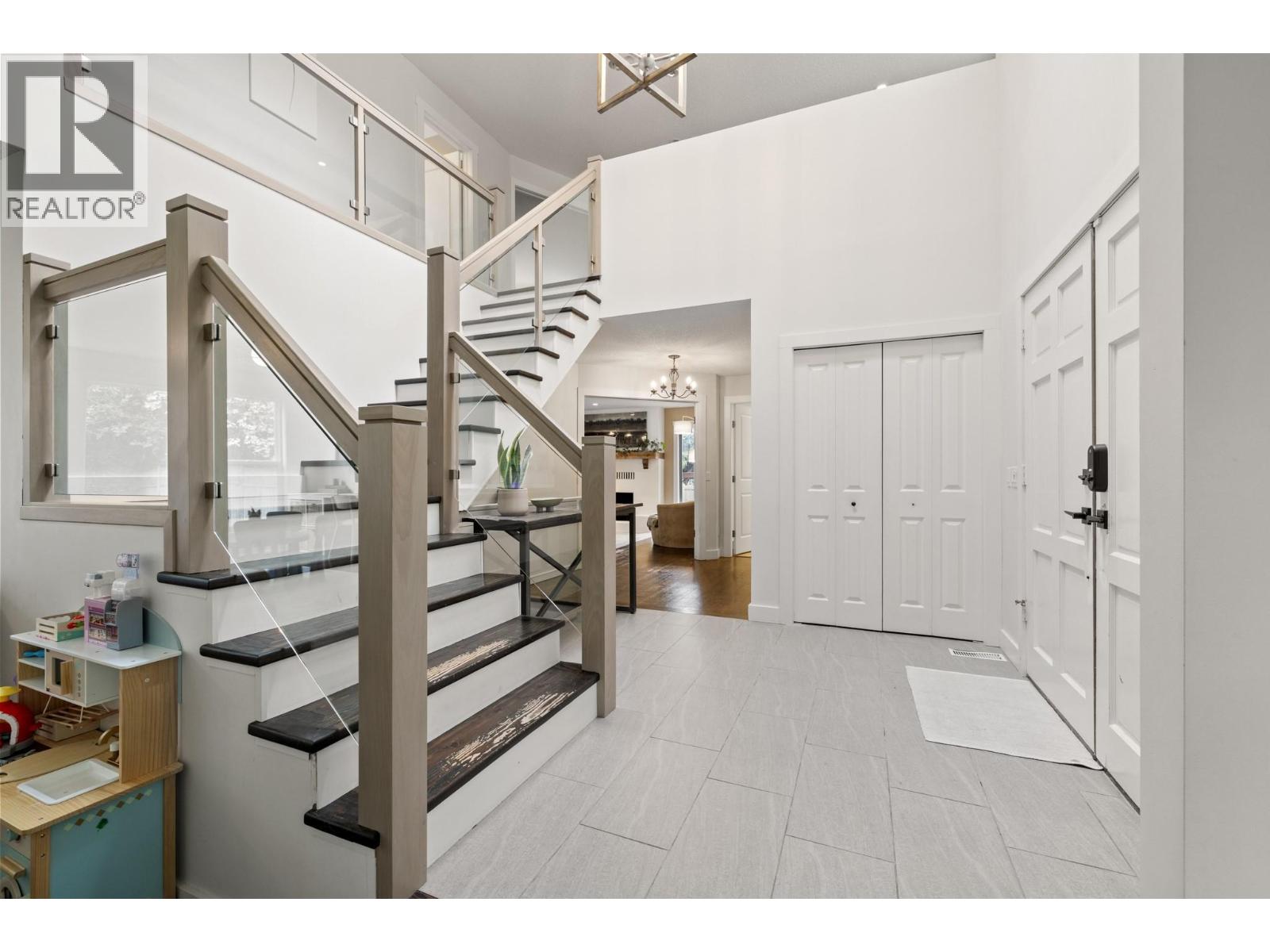 4338 Dunvegan Court, Kelowna