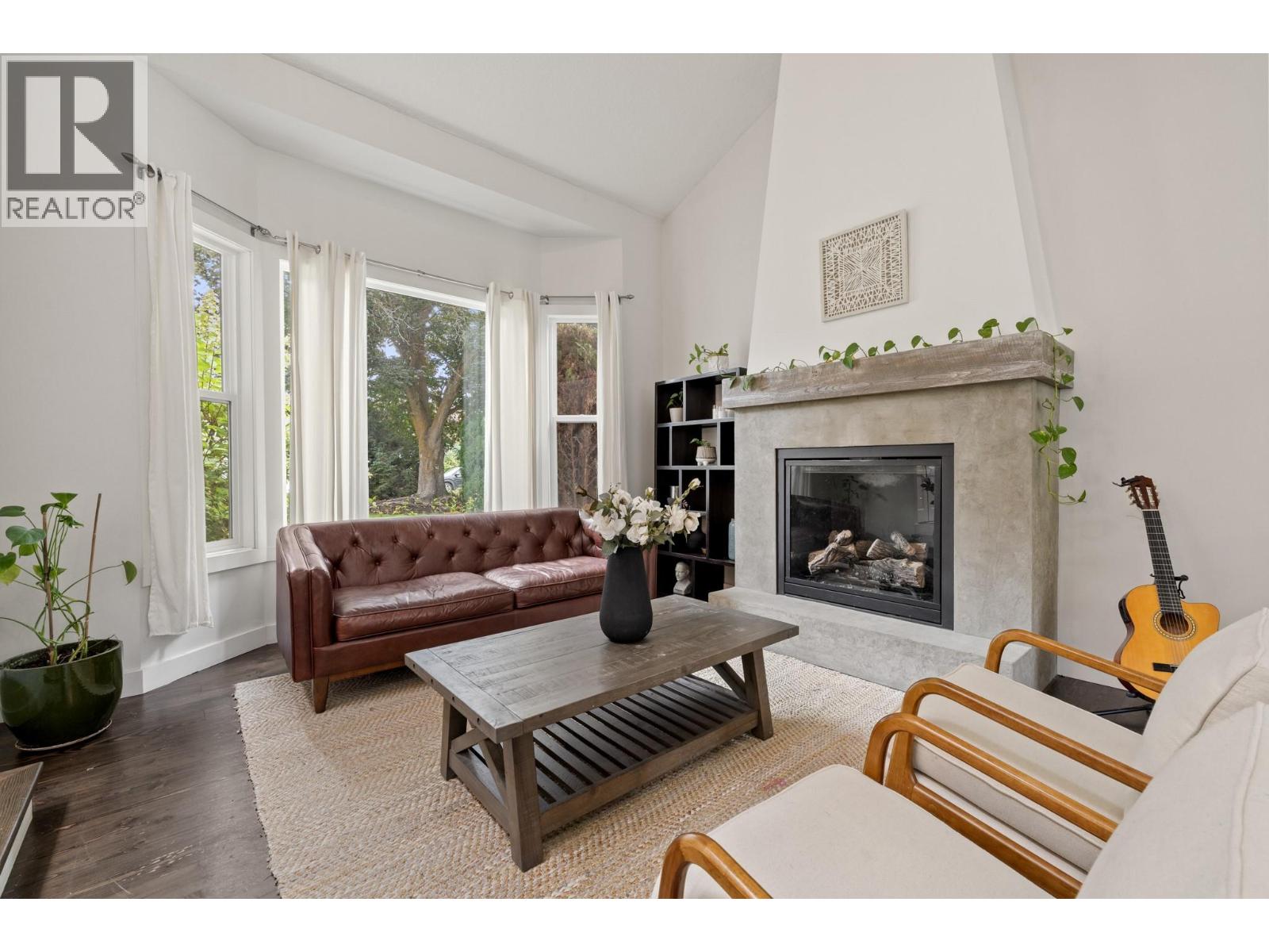 4338 Dunvegan Court - 4