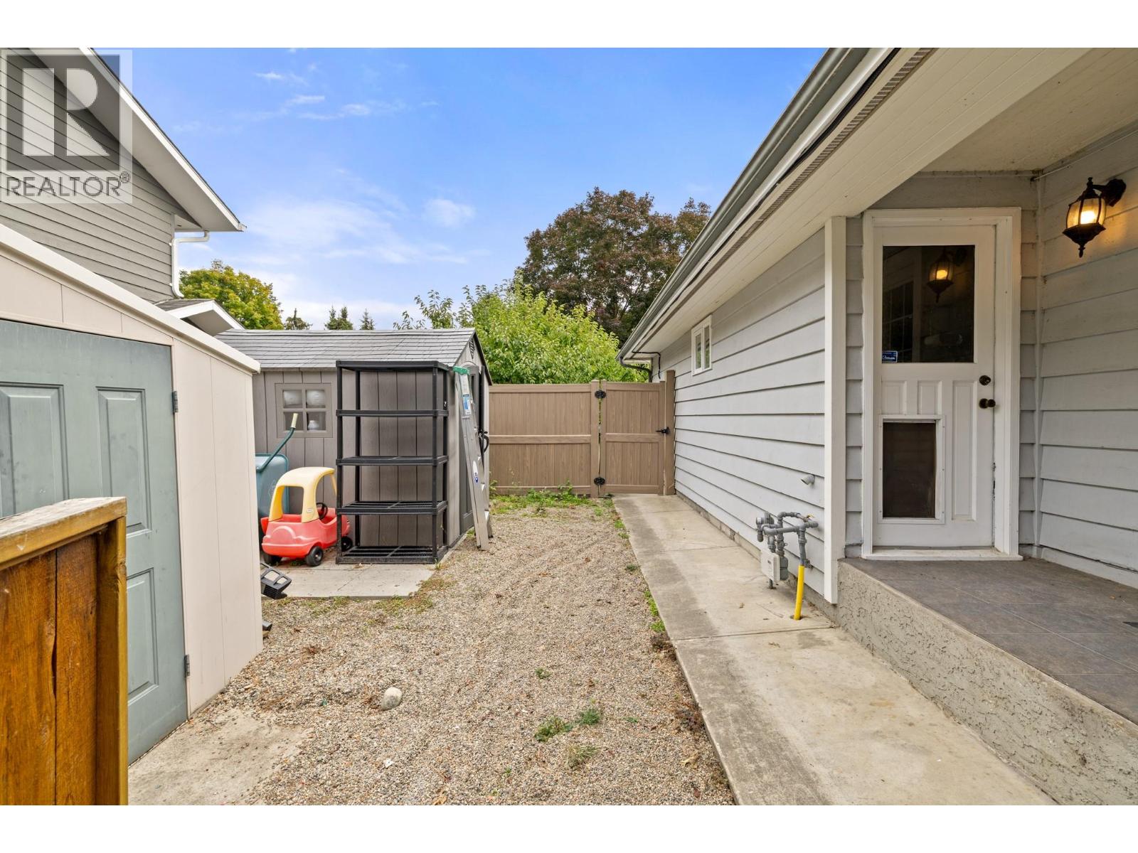 4338 Dunvegan Court, Kelowna