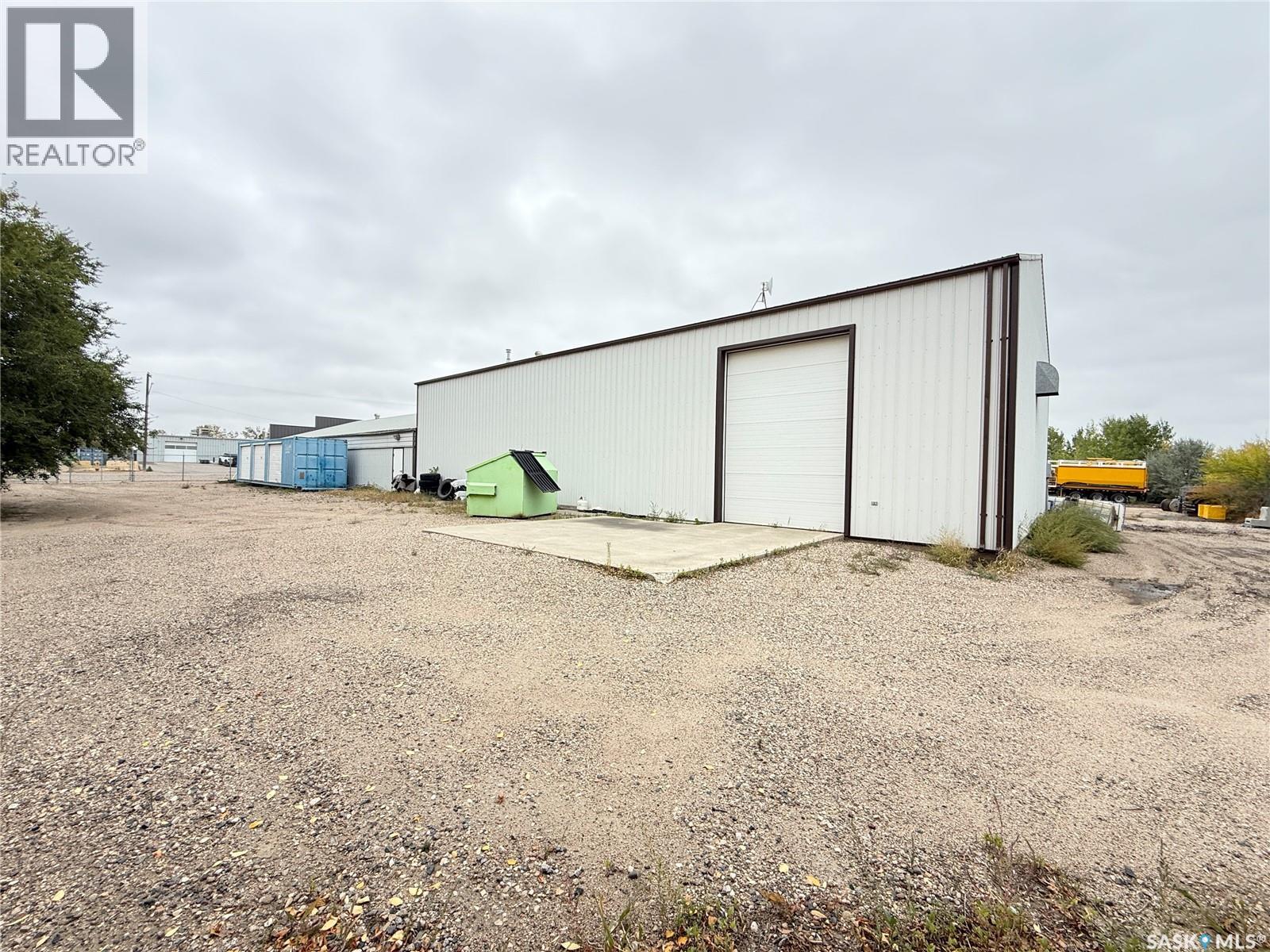 118 & 122 Perkins STREET, Estevan — photo 11