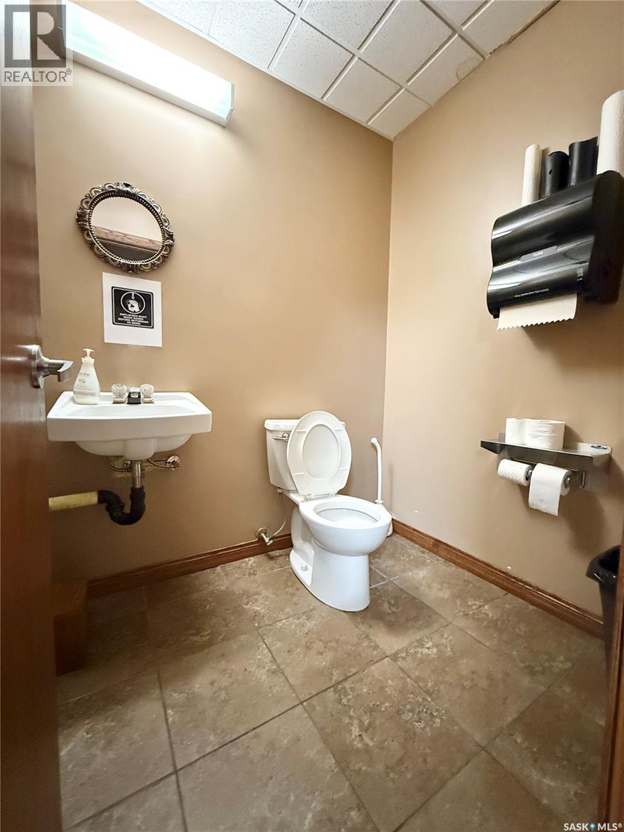 118 & 122 Perkins STREET, Estevan — photo 23