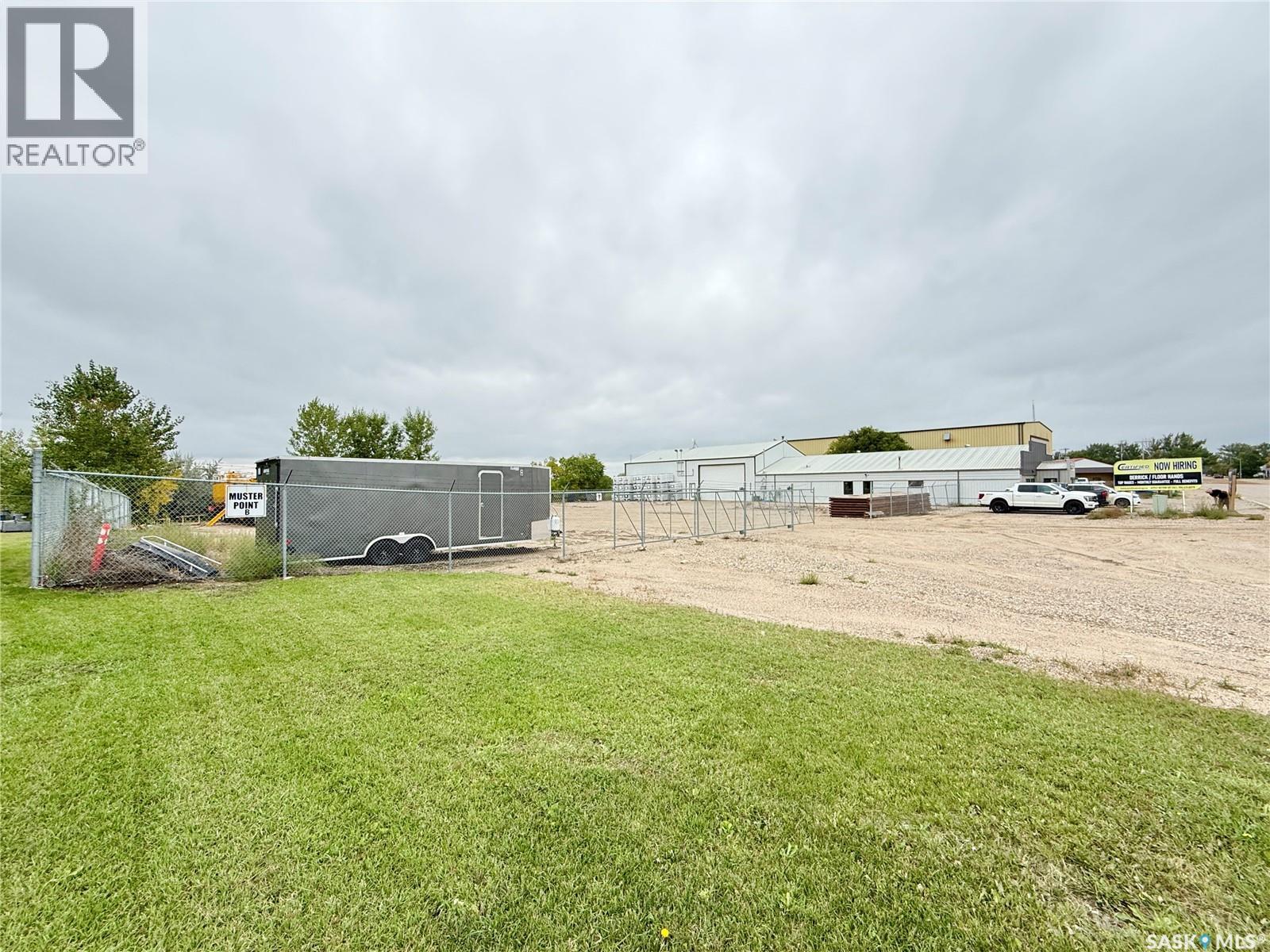 118 & 122 Perkins STREET, Estevan — photo 6