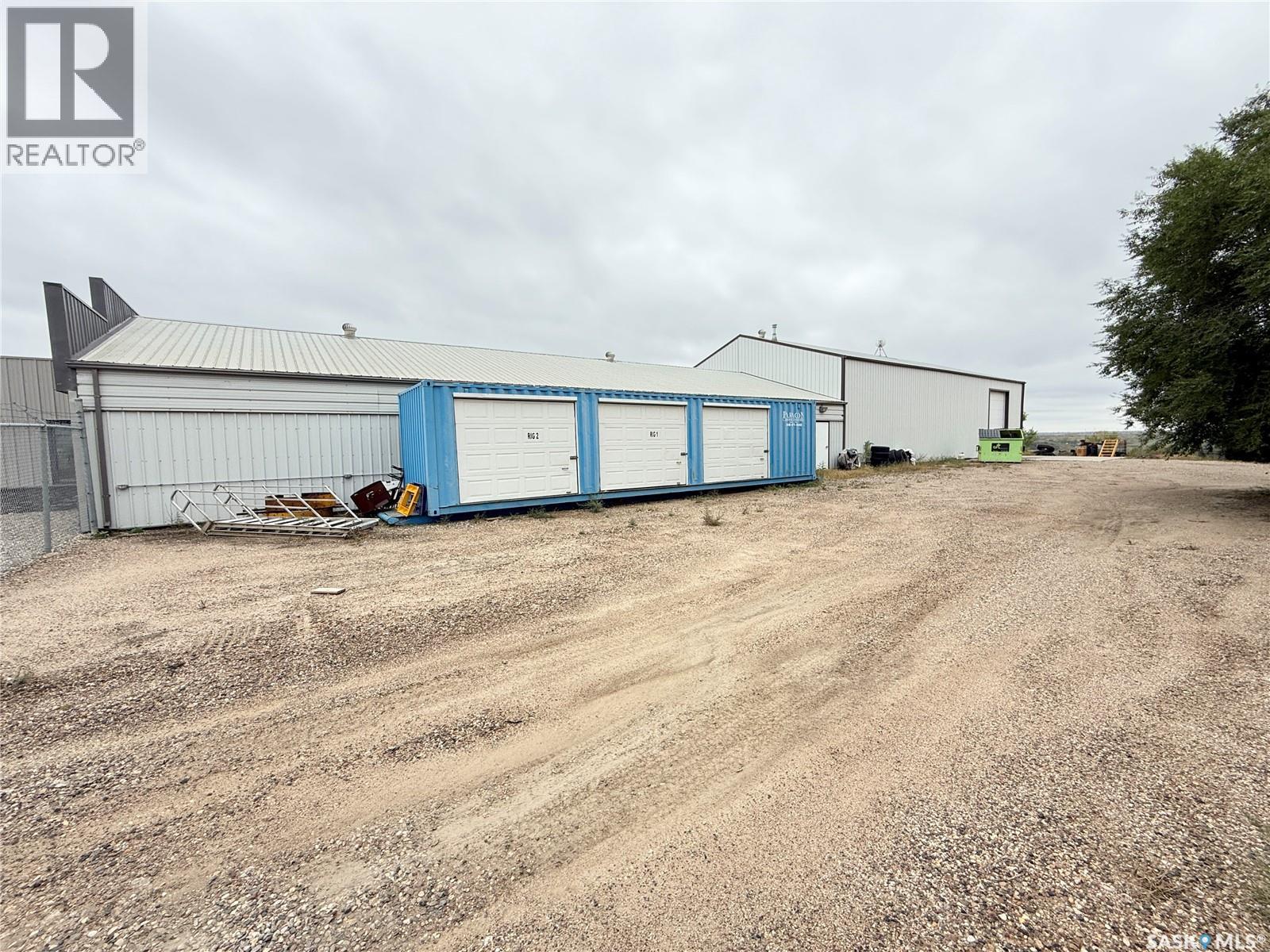 118 & 122 Perkins STREET, Estevan — photo 9