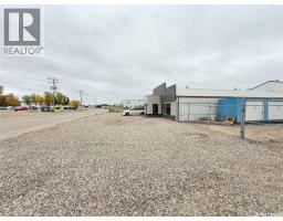 118 & 122 Perkins Street, Estevan, SK S4A2K1 Photo 12