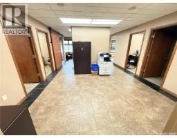 118 & 122 Perkins Street, Estevan, SK S4A2K1 Photo 15