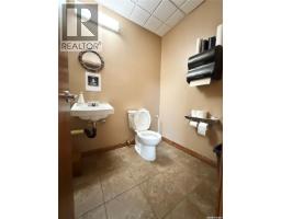 118 & 122 Perkins Street, Estevan, SK S4A2K1 Photo 23