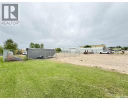 118 & 122 Perkins Street, Estevan, SK S4A2K1 Photo 6
