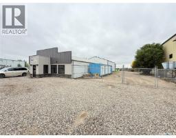 118 & 122 Perkins Street, Estevan, SK S4A2K1 Photo 8
