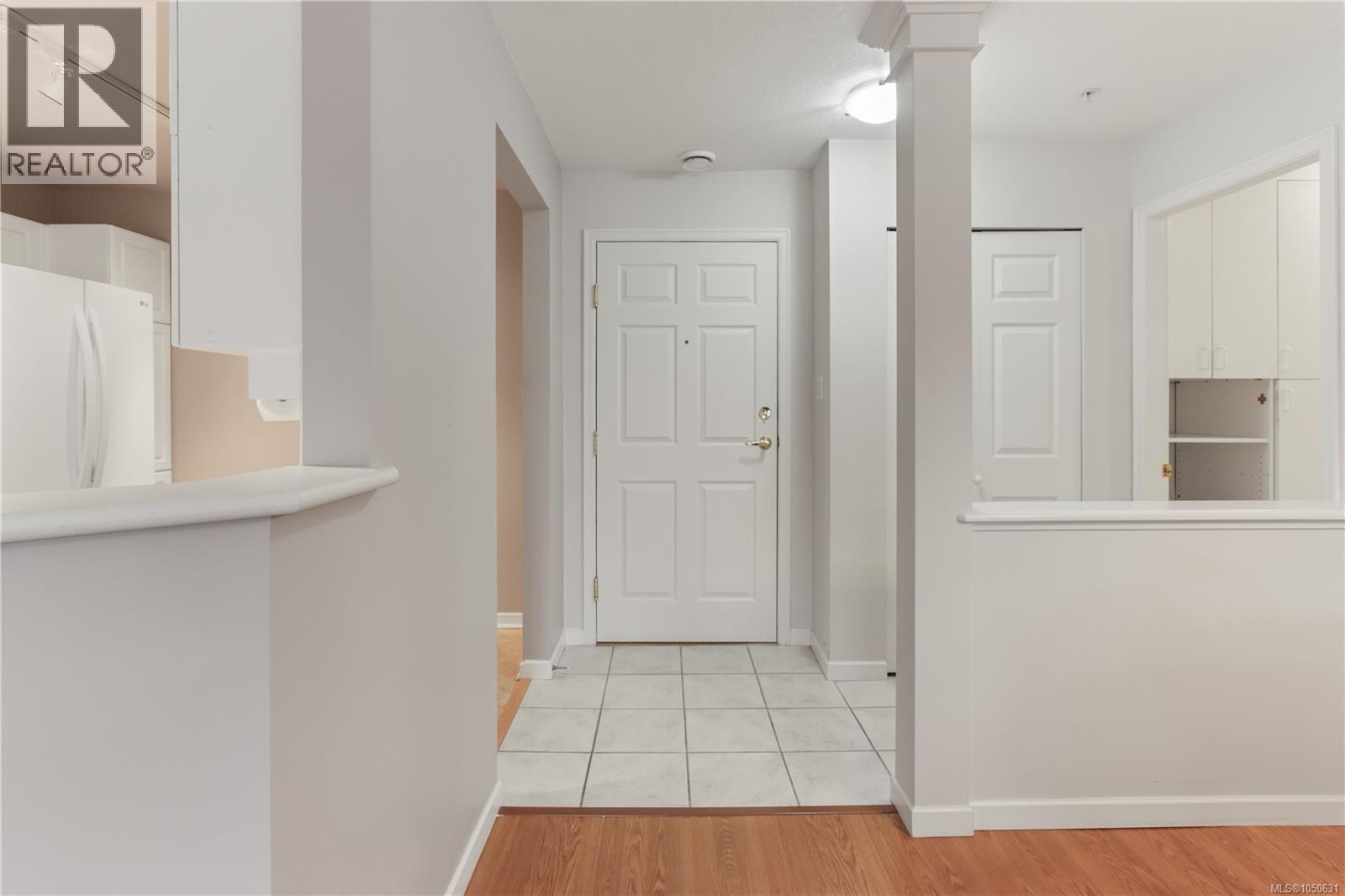 #402 5620 Edgewater Lane - Image 3