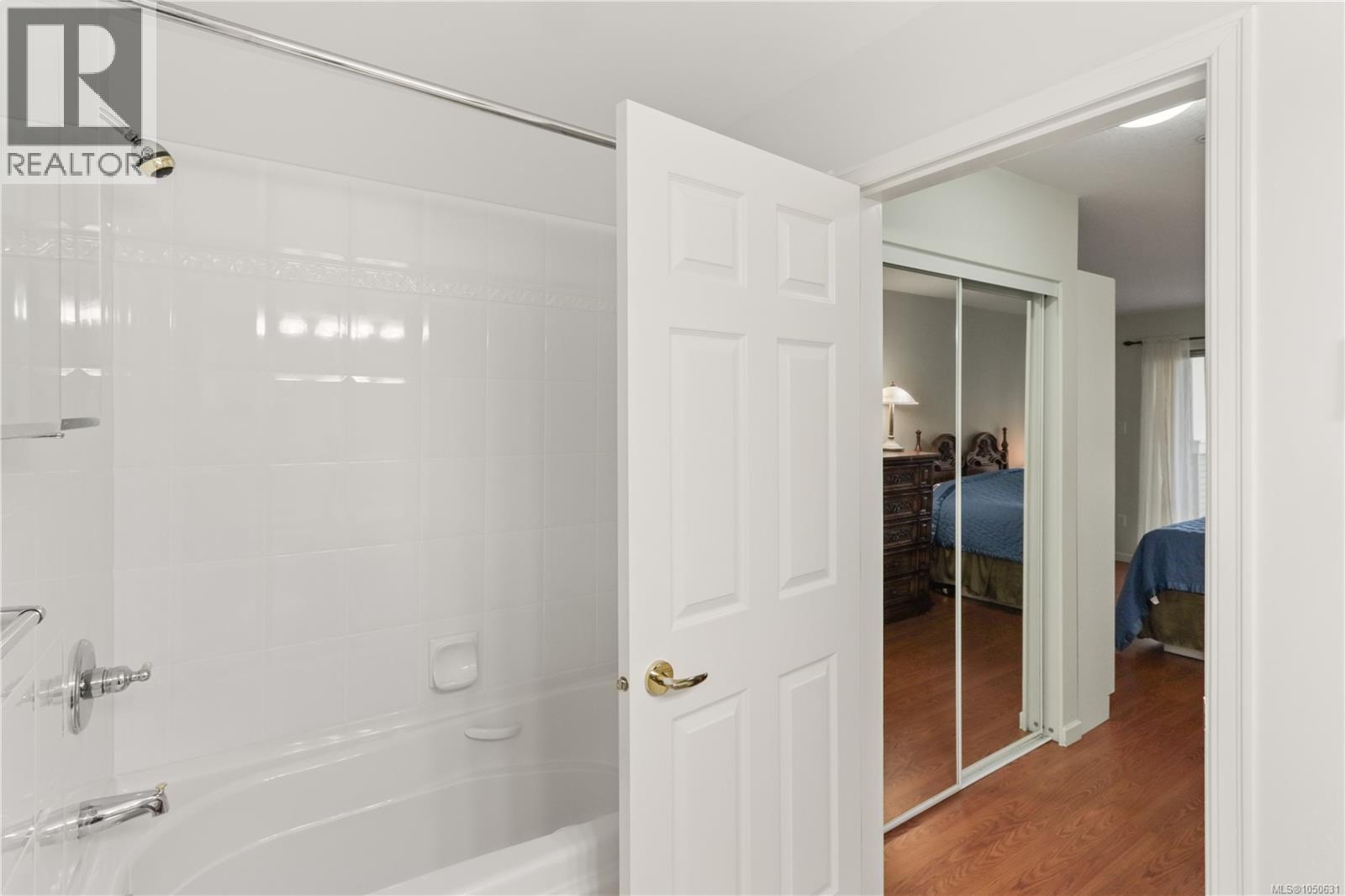 #402 5620 Edgewater Lane - Image 27