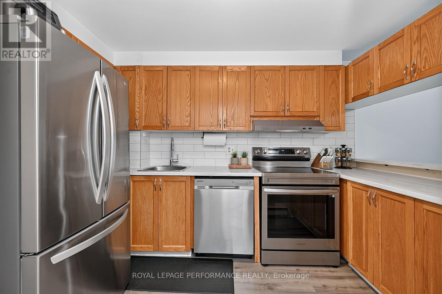 A - 6812 Jeanne Darc Boulevard N