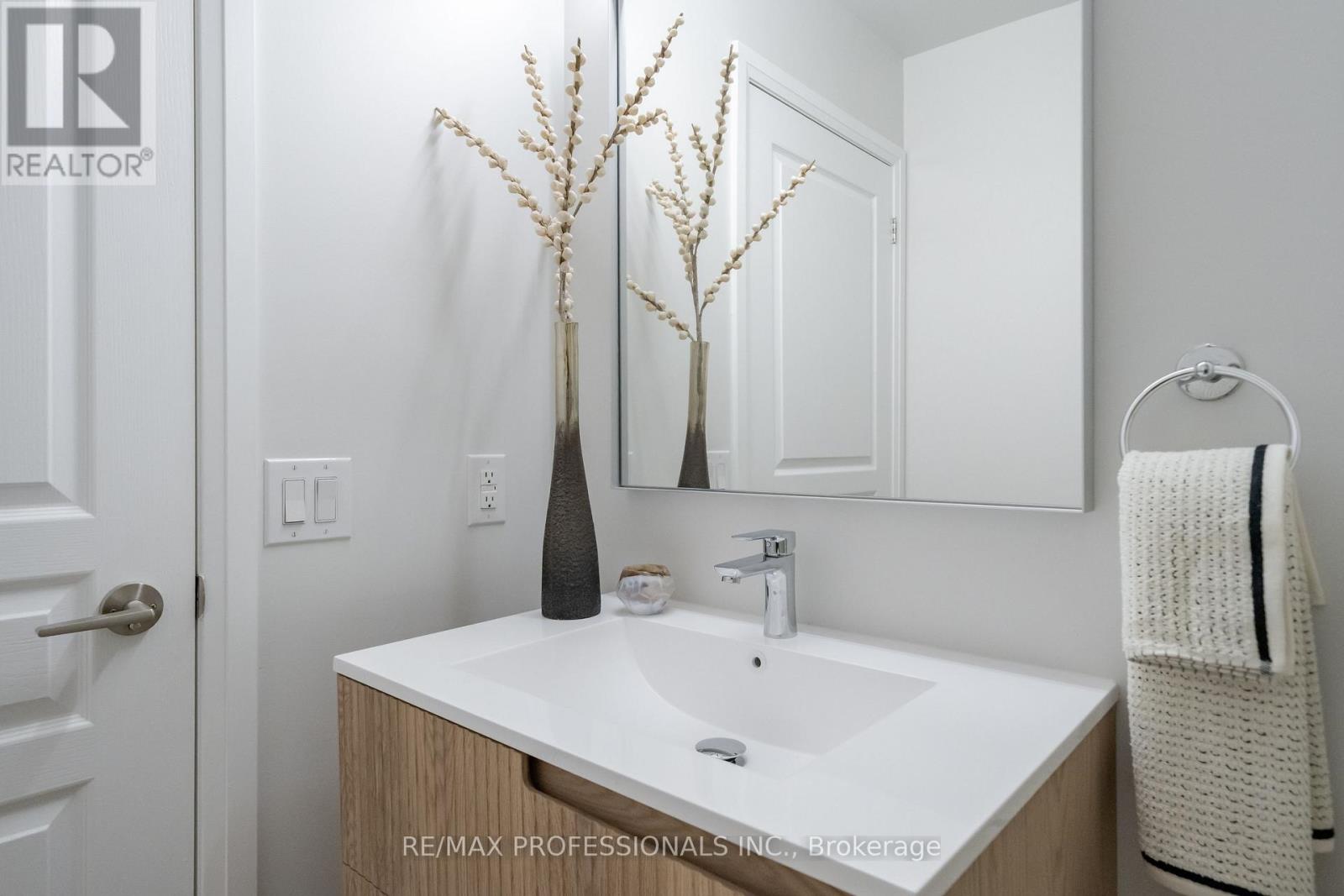#413 1 HURONTARIO STREET - Image 22