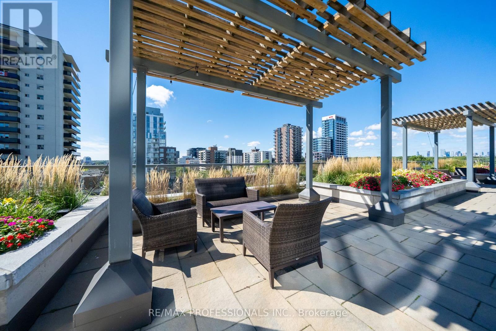 #413 1 HURONTARIO STREET - Image 32