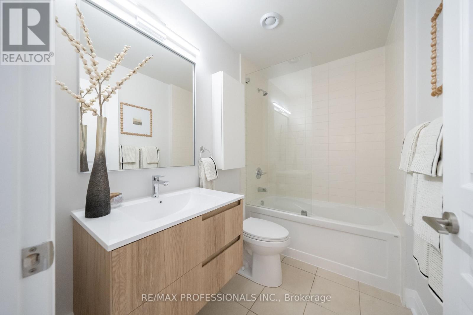 #413 1 HURONTARIO STREET - Image 23