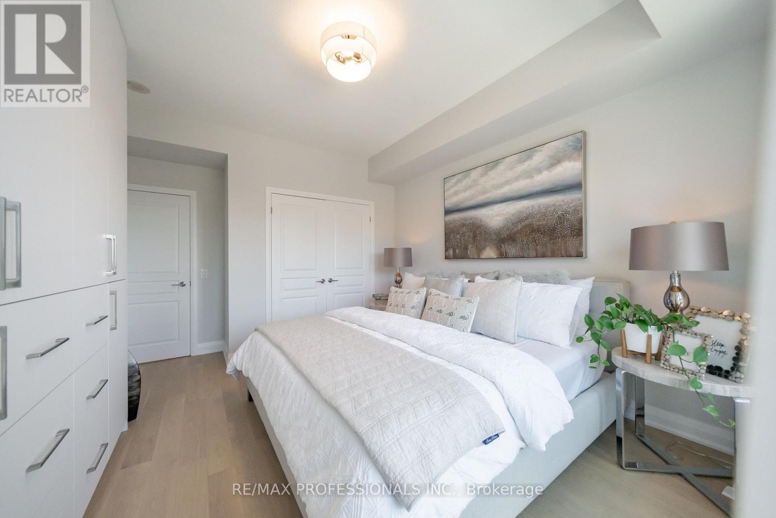#413 1 HURONTARIO STREET - Image 21