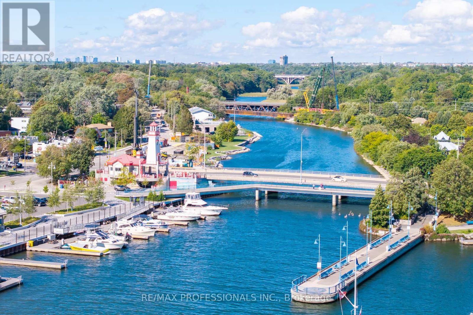 #413 1 HURONTARIO STREET - Image 41