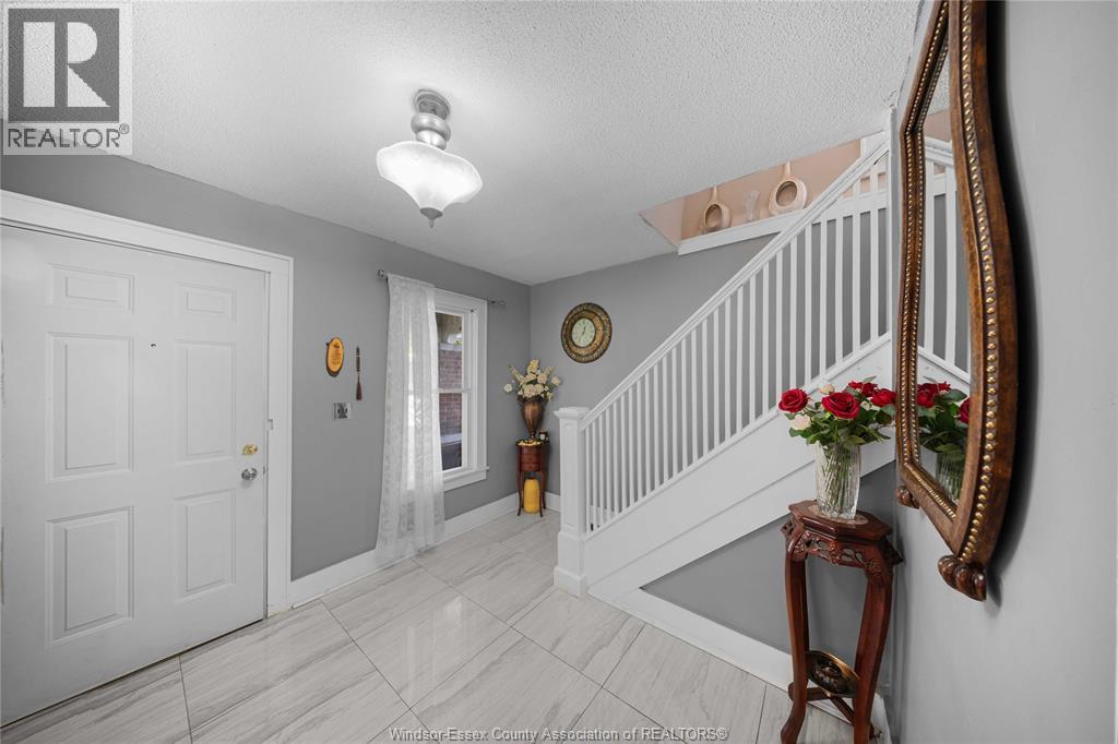 908 OAK STREET, Windsor — photo 10
