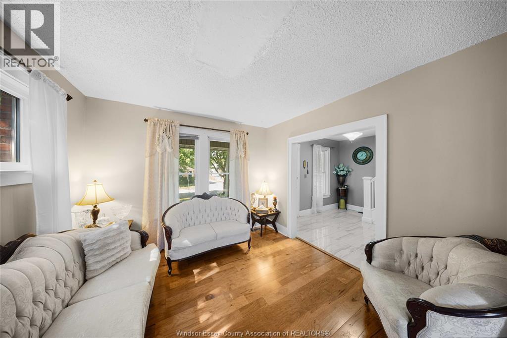 908 OAK STREET - 15