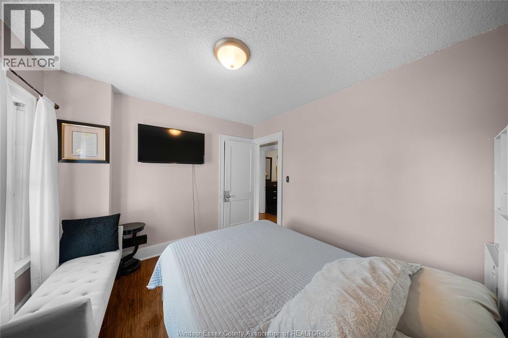 908 OAK STREET - 23