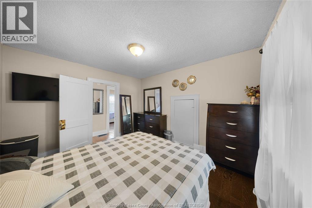 908 OAK STREET - 25