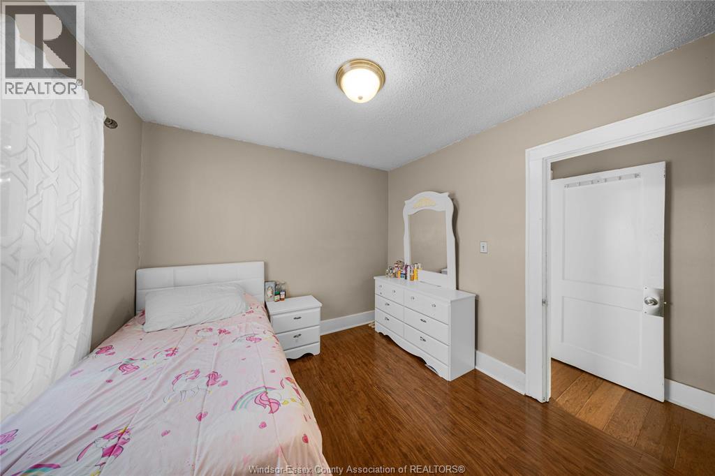 908 OAK STREET - 27