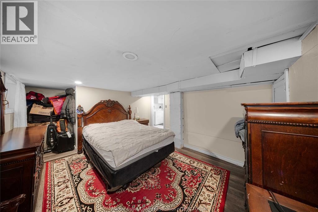 908 OAK STREET - Image 30