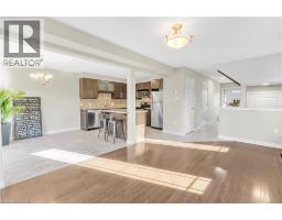 Living room - 4891 Adam Court, Beamsville, ON L3J1M4 Photo 7