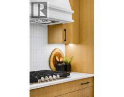 3pc Bathroom - 4, 521 15 Avenue Ne, Calgary, AB T2E1H7 Photo 13