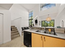 432 10838 City Pkwy Drive, Surrey, BC V3T0C2 Photo 6
